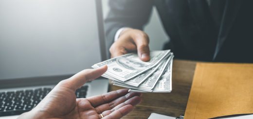 Безопасные онлайн-займы: как защититься от мошенников и выбрать проверенное МФО - 1